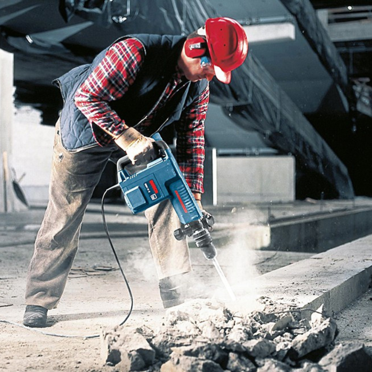 Відбійний молоток Bosch Professional GSH 11 E з плоским зубилом у кейсі (0611316708)