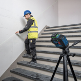 Лазерный линейный нивелир Bosch GLL 80-33 G Professional с батарейками, держателем LB 10 и аксессуарами (0601065500)