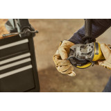 Шлифмашина угловая аккумуляторная бесщеточная STANLEY FATMAX (SFMCG700M2K)
