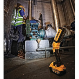Аккумуляторный светодиодный фонарь DeWALT (250/500 лм) (DCL050)