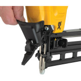 Акумуляторний гвоздезабивний пістолет DeWALT DCN662N (32-64 мм) (DCN662N)