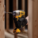Набір з двох безщіткових інструментів DeWALT (DCK2110L2T)
