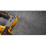 Акумуляторний перфоратор DeWALT XR Brushless SDS-Plus 18V (без акумуляторів) (DCH172NT)