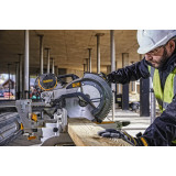 Настольная торцовочная пила DeWALT (DWS780)