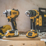 Набір із двох безщіткових інструментів DeWALT (DCK2062D2T)
