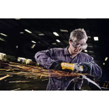 Угловая шлифмашина сетевая DeWALT (DWE4217)