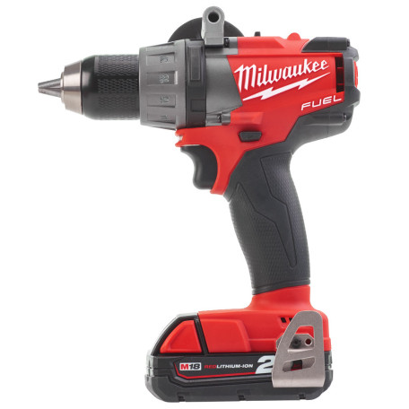 Дрель-шуруповерт MILWAUKEE M18 FDD-202, 135 Нм (+зарядное устройство, 2 аккумулятора) (4933451358)