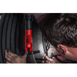Светодиодный аккумуляторный фонарь с подвижной головкой MILWAUKEE, L4 SL550-301 (4933478869)